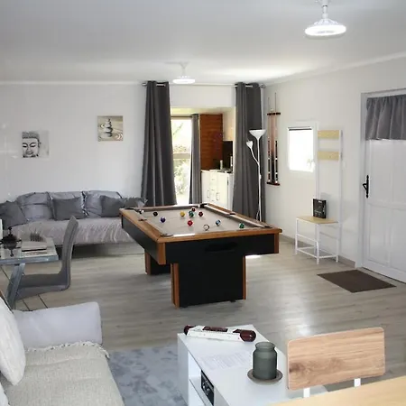 Complète Neuve, Piscine Privée Et Billard Villa