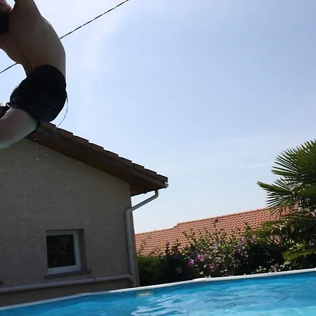 Complète Neuve, Piscine Privée Et Billard Villa Revel-Tourdan