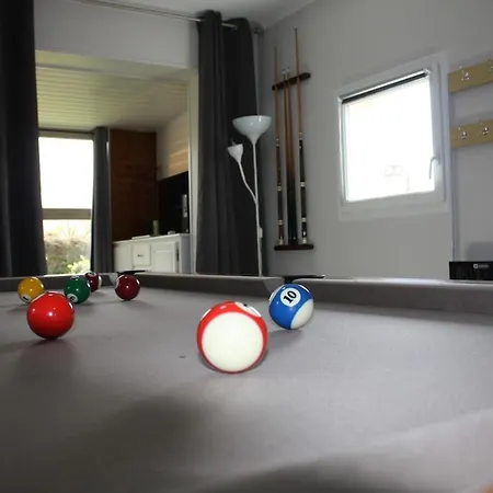 Complete Neuve, Piscine Privee Et Billard Revel-Tourdan