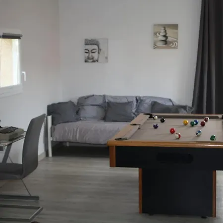 Complete Neuve, Piscine Privee Et Billard *