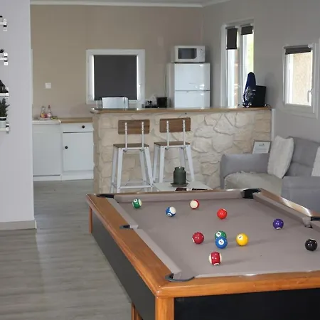 Complete Neuve, Piscine Privee Et Billard Villa *